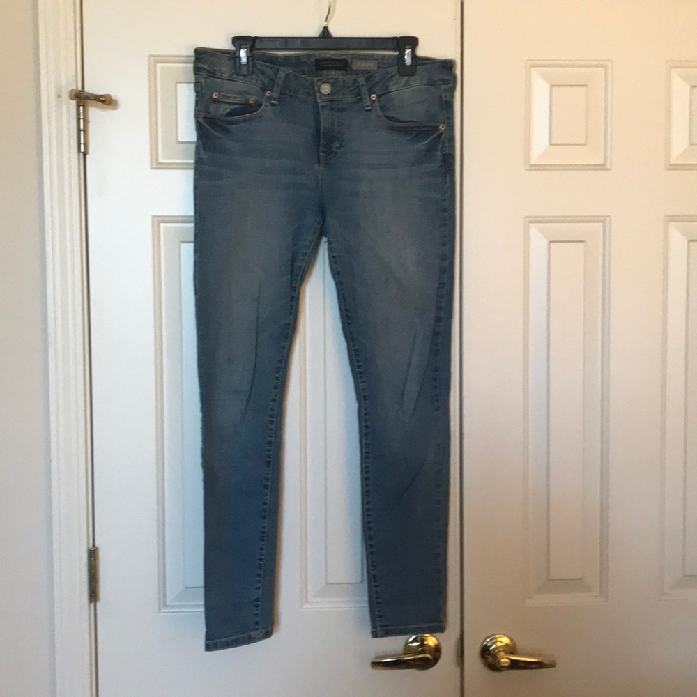 Junior jegging from Aeropostale, minimal wear.
